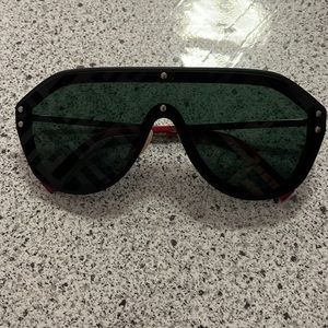 Fendi logo sunglasses
